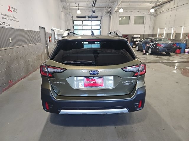 Used 2022 Subaru Outback Touring XT AWD/4WD image 4