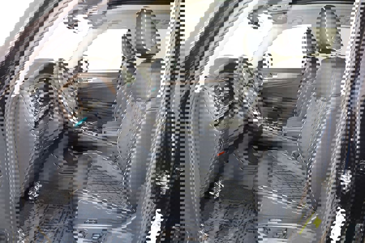 Used 2024 Volkswagen Atlas SEL Premium R-Line image 12