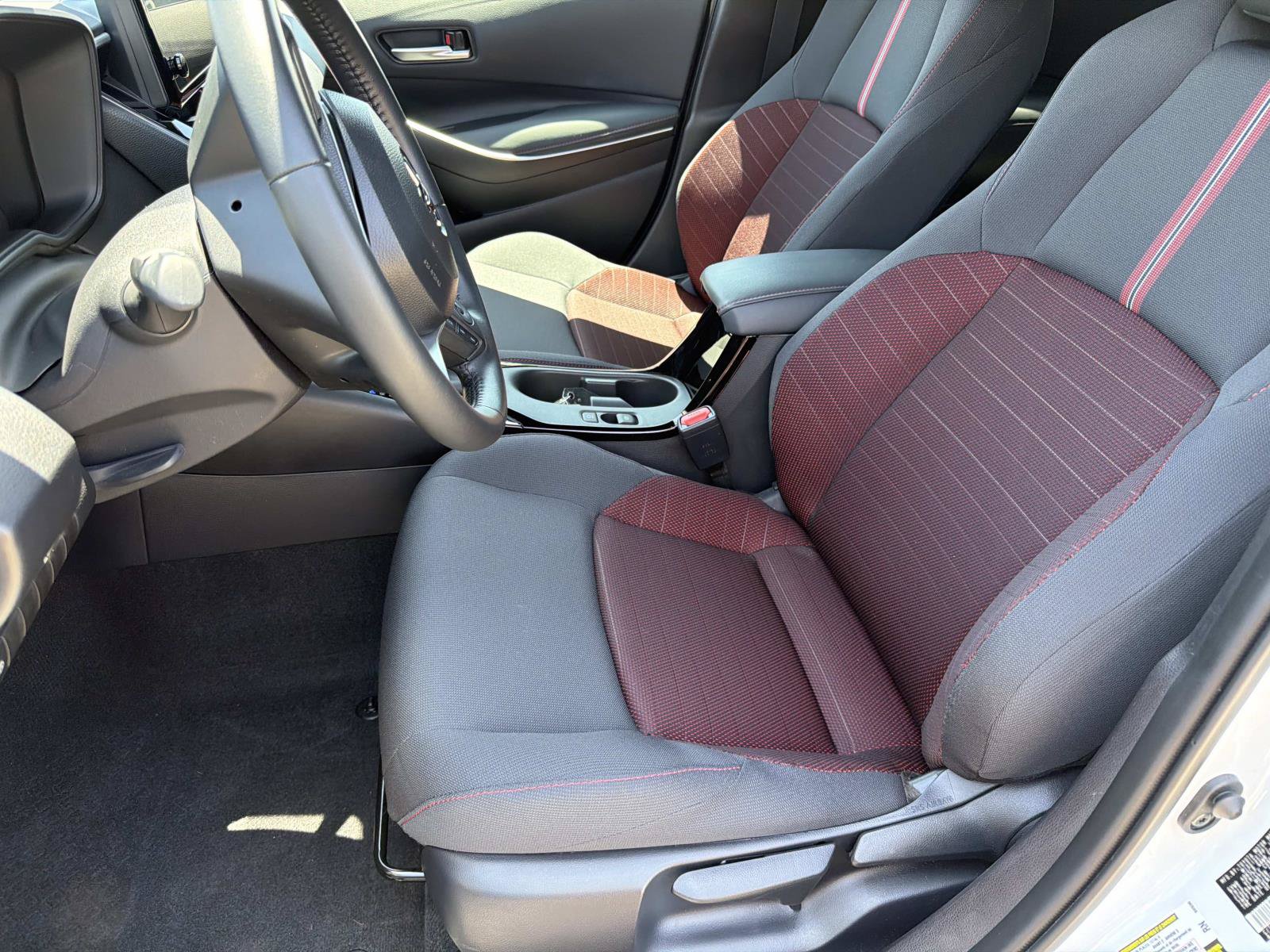 Used 2025 Toyota Corolla SE FWD image 18