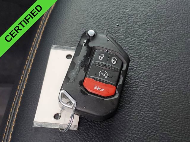 Used 2025 Jeep Gladiator Sport w/ Premium Package image 37