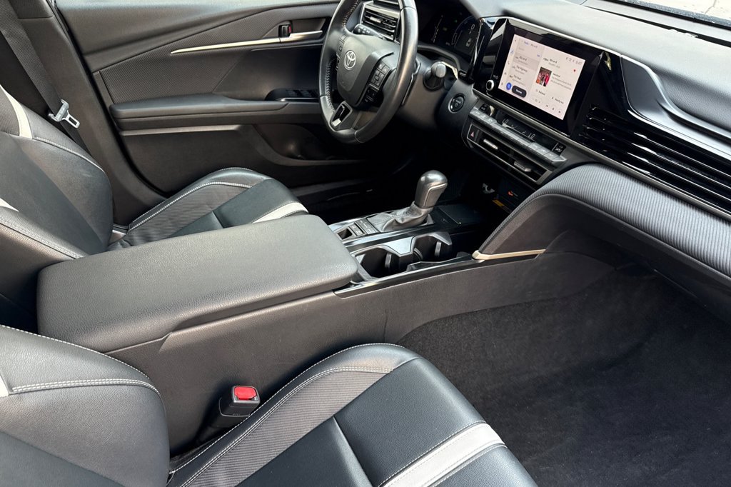 Used 2025 Toyota Camry SE FWD image 17