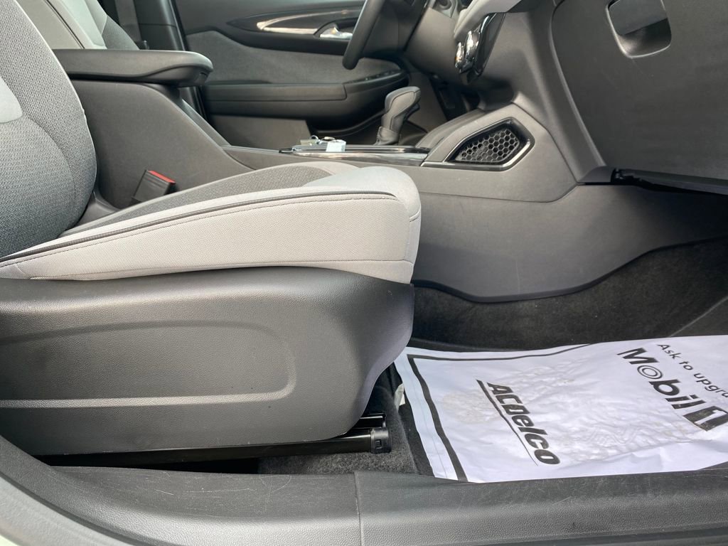 Used 2025 Chevrolet TrailBlazer LT image 11