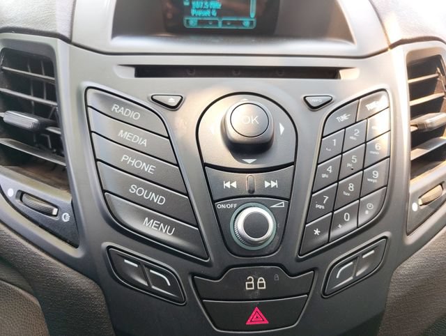 Used 2015 Ford Fiesta SE FWD image 18