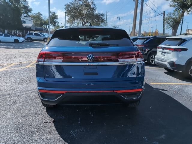 Used 2025 Volkswagen Atlas Cross Sport SE image 6