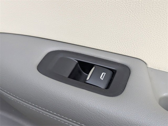 Used 2025 Cadillac XT6 Premium Luxury image 34