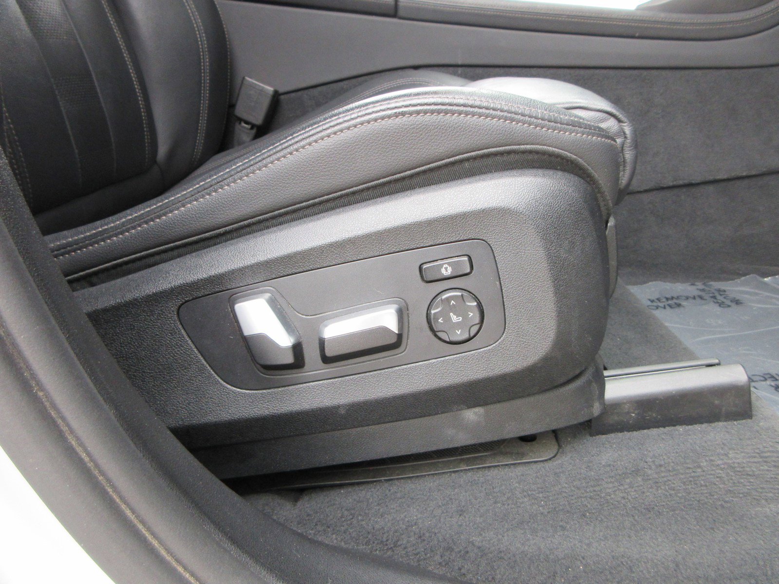 Used 2019 BMW X7 xDrive40i w/ M Sport Package image 28