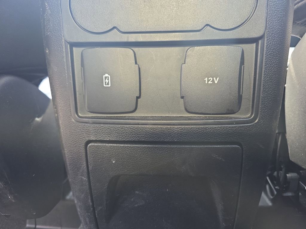 Certified 2024 Ford Explorer XLT w/ Equipment Group 202A image 38