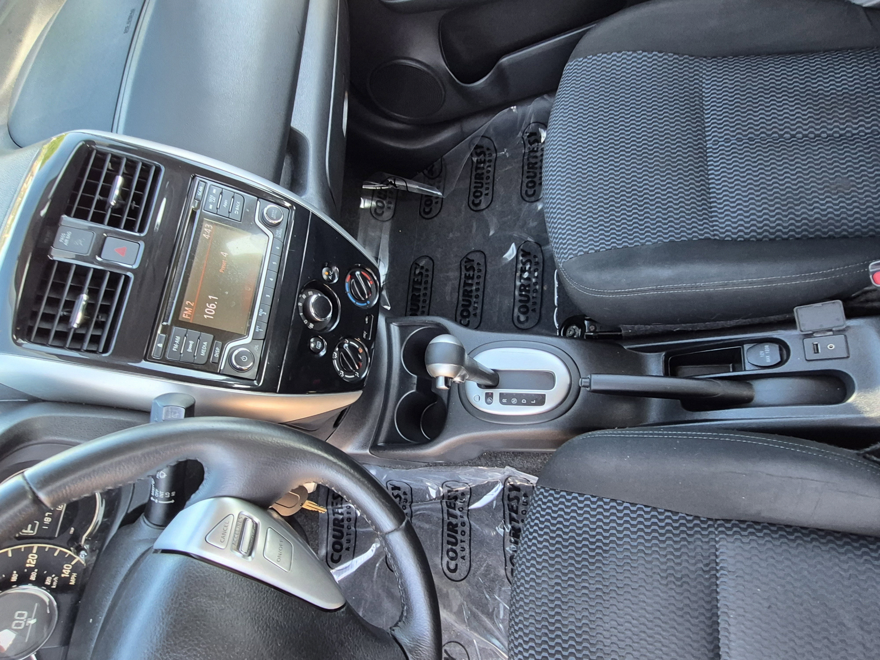 Used 2016 Nissan Versa Note SV FWD image 19
