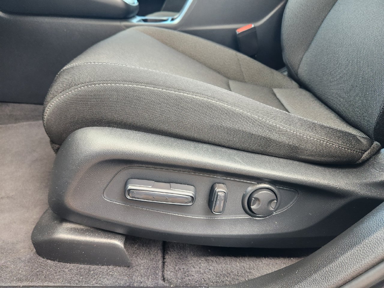 Used 2023 Honda CR-V EX image 23