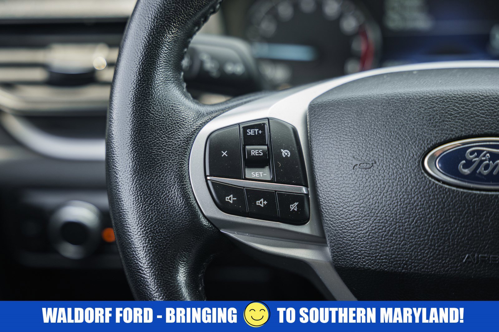 Used 2022 Ford Explorer XLT image 32