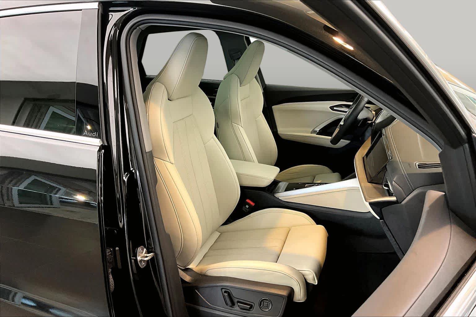Certified 2025 Audi Q5 Prestige AWD/4WD image 9