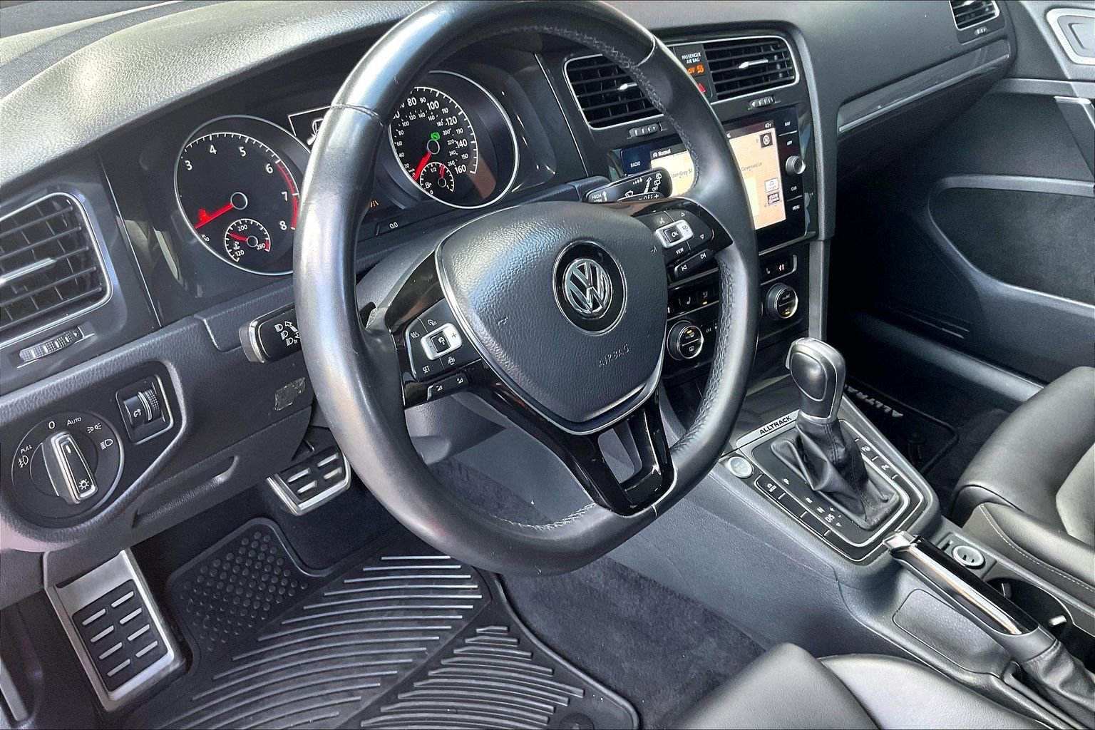 Used 2019 Volkswagen Golf Alltrack SEL image 14