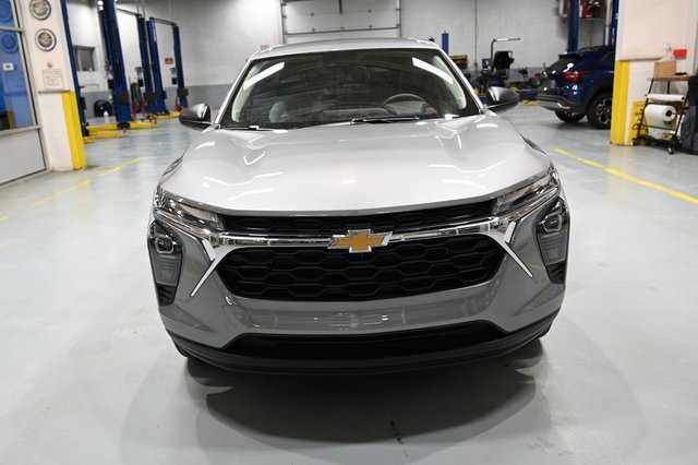 New 2026 Chevrolet Trax LS image 2