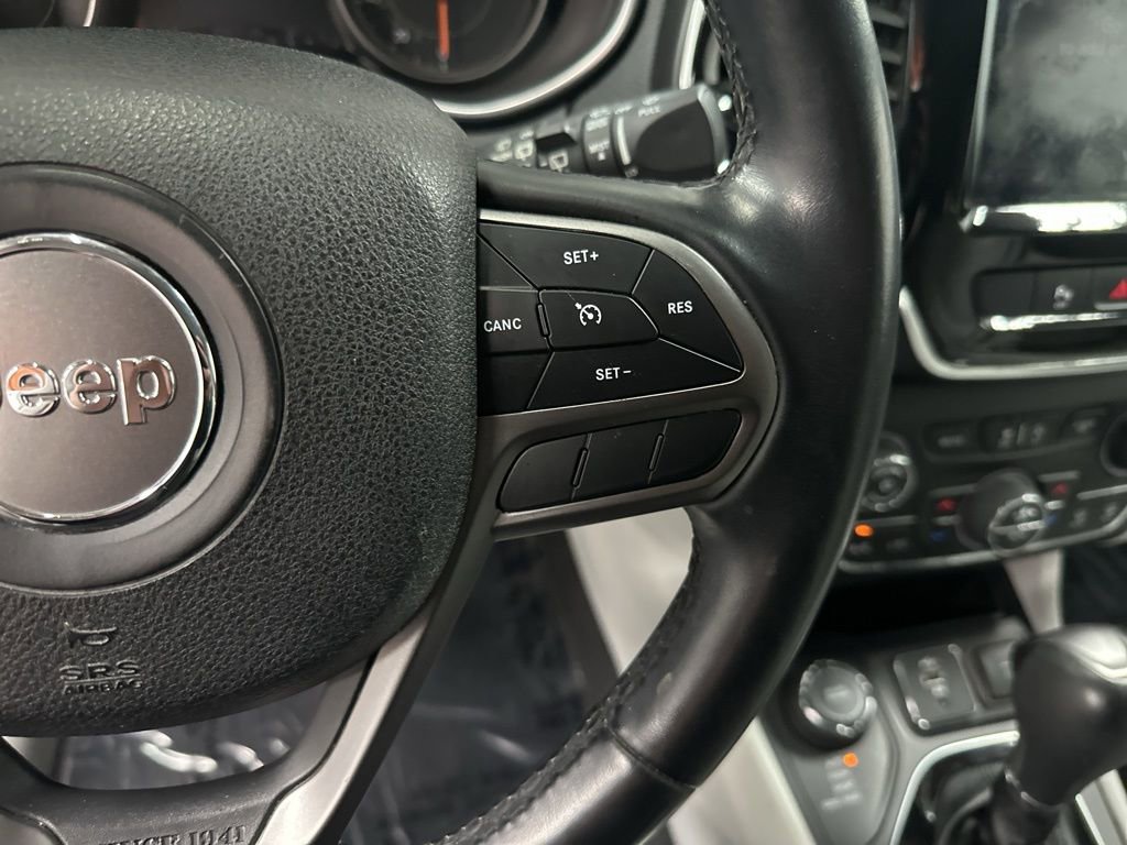 Used 2020 Jeep Cherokee Limited image 16