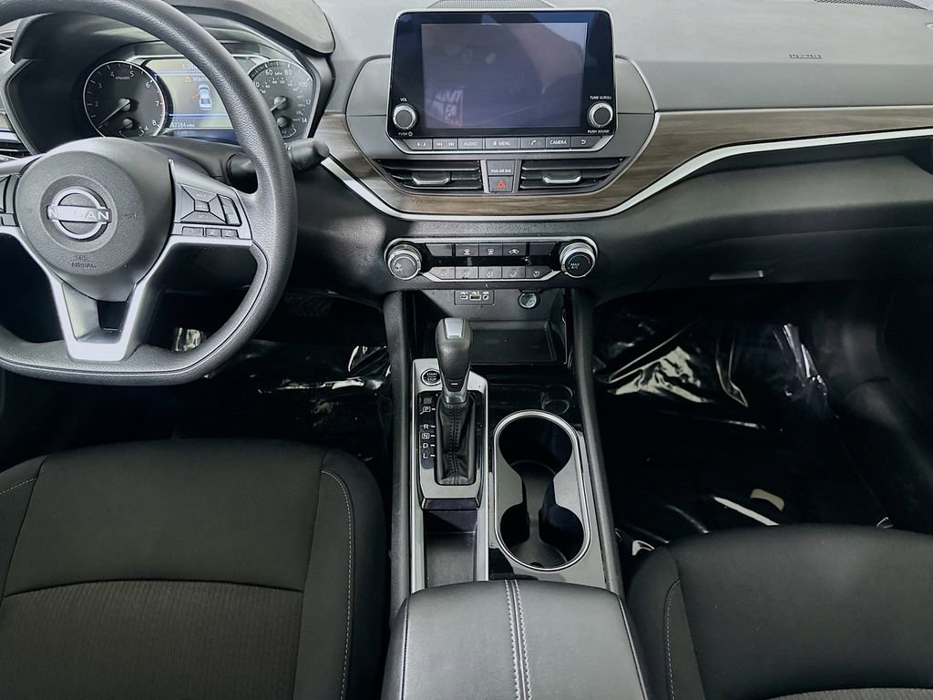 Used 2024 Nissan Altima 2.5 SV FWD image 18