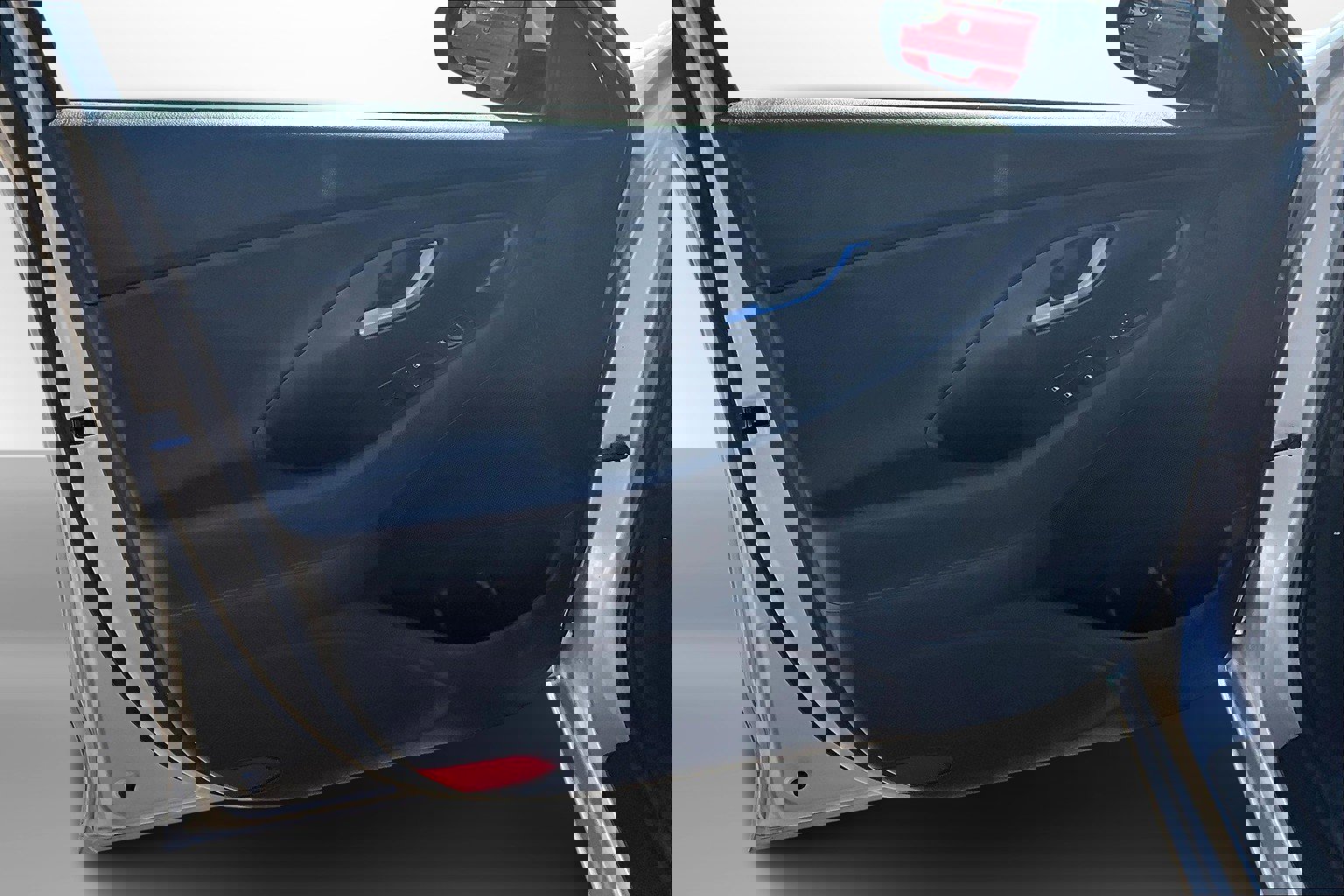 Used 2018 Hyundai Elantra GT image 25