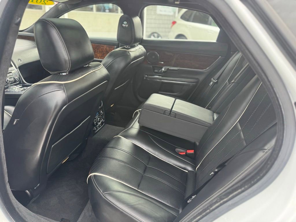 Used 2013 Jaguar XJ AWD image 26