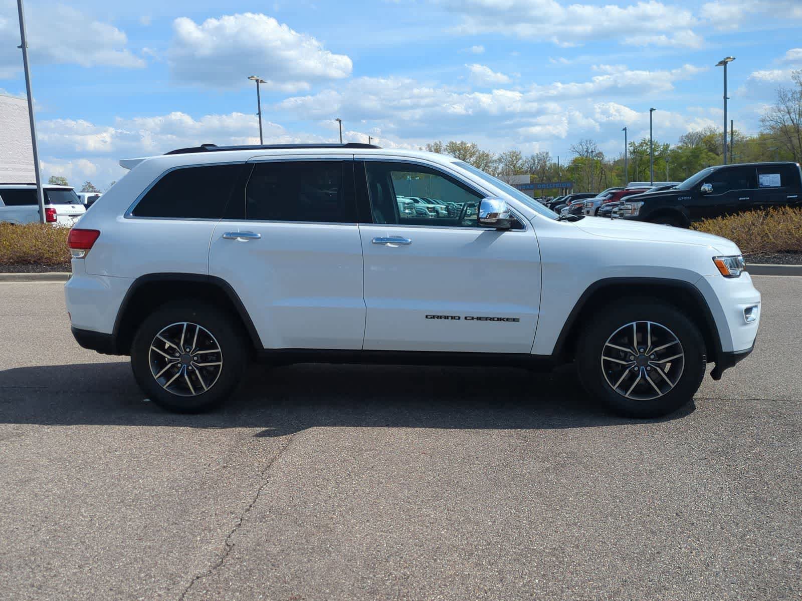 Used 2019 Jeep Grand Cherokee Limited AWD/4WD image 9