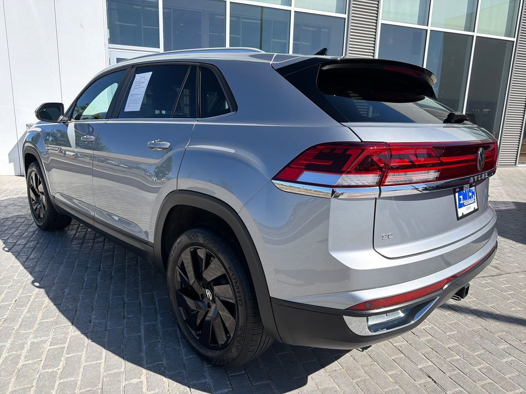 Certified 2024 Volkswagen Atlas Cross Sport SE w/ Panoramic Sunroof Package AWD/4WD image 5