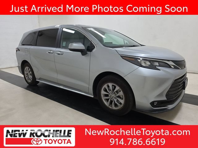 Used 2025 Toyota Sienna XLE FWD video 1