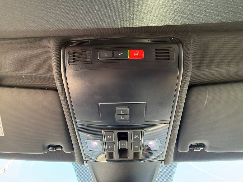 Used 2023 Volkswagen Tiguan SE w/ Panoramic Sunroof Package AWD/4WD image 23