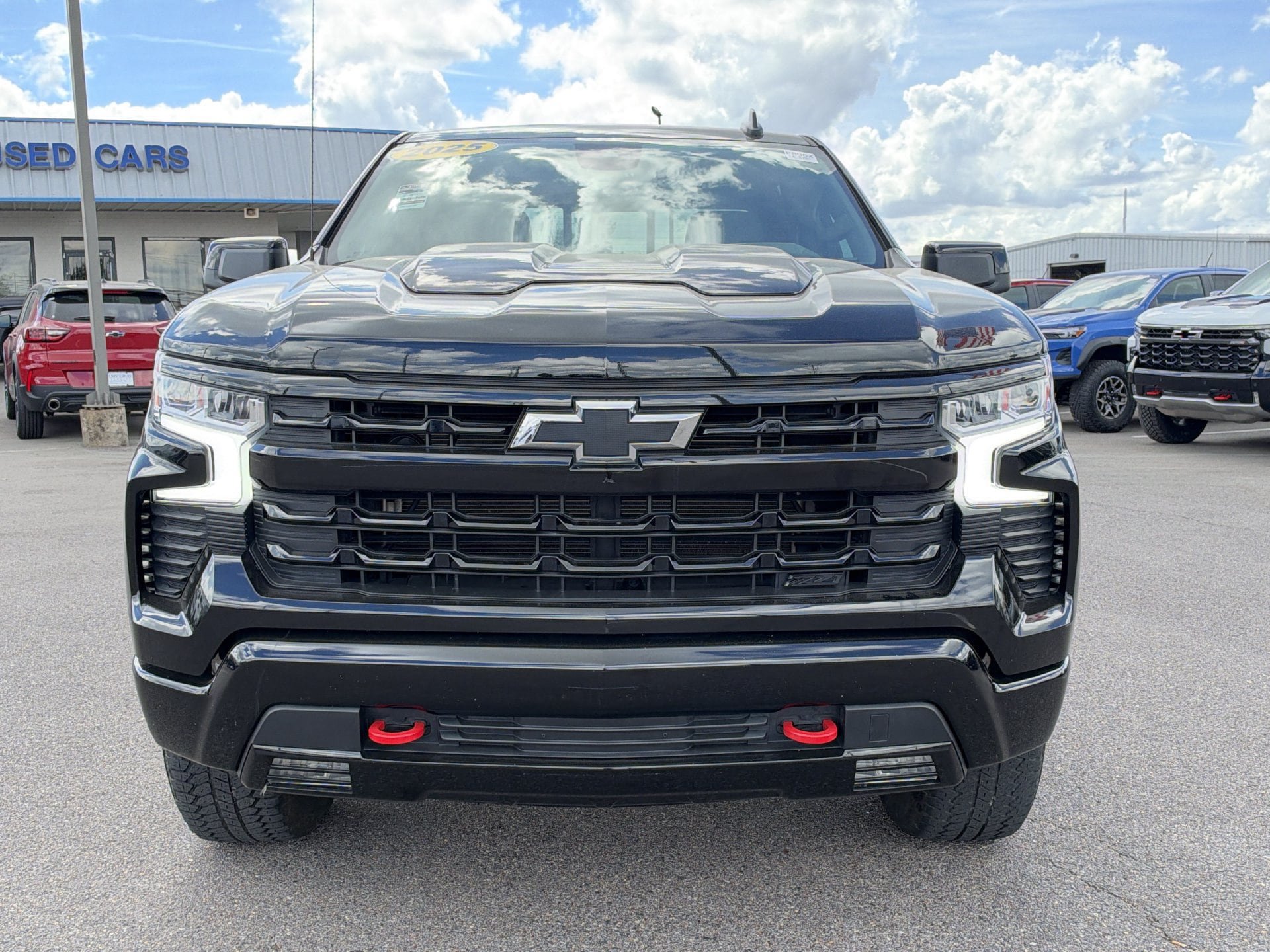 Used 2025 Chevrolet Silverado 1500 LT Trail Boss w/ Convenience Package II AWD/4WD image 8