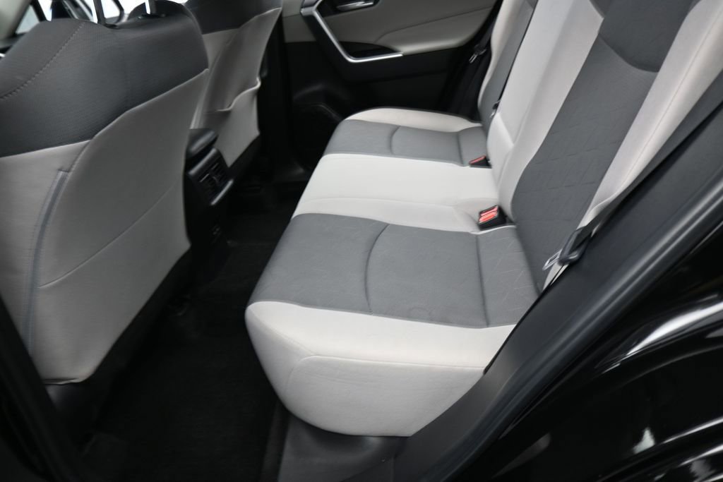 Used 2025 Toyota RAV4 XLE w/ Convenience Package FWD image 31