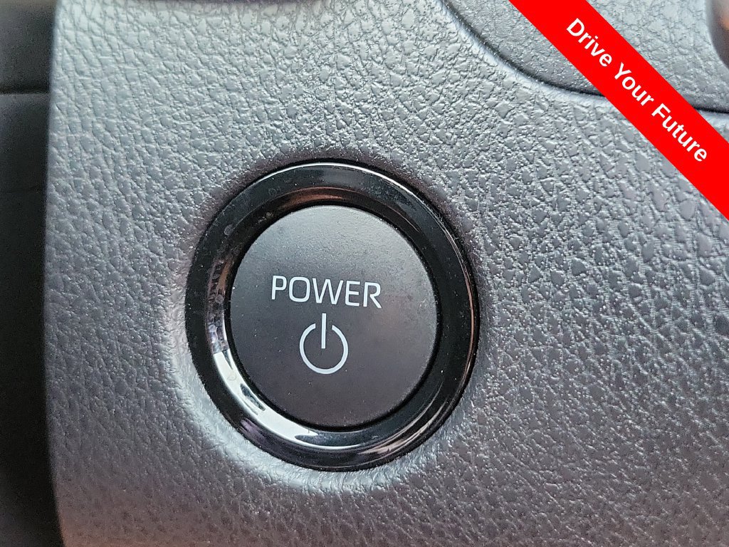 Used 2025 Toyota Camry SE w/ Convenience Package FWD image 9