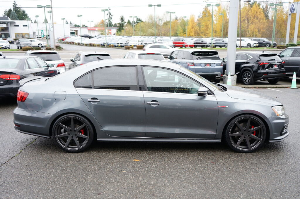 Used 2017 Volkswagen Jetta GLI image 6