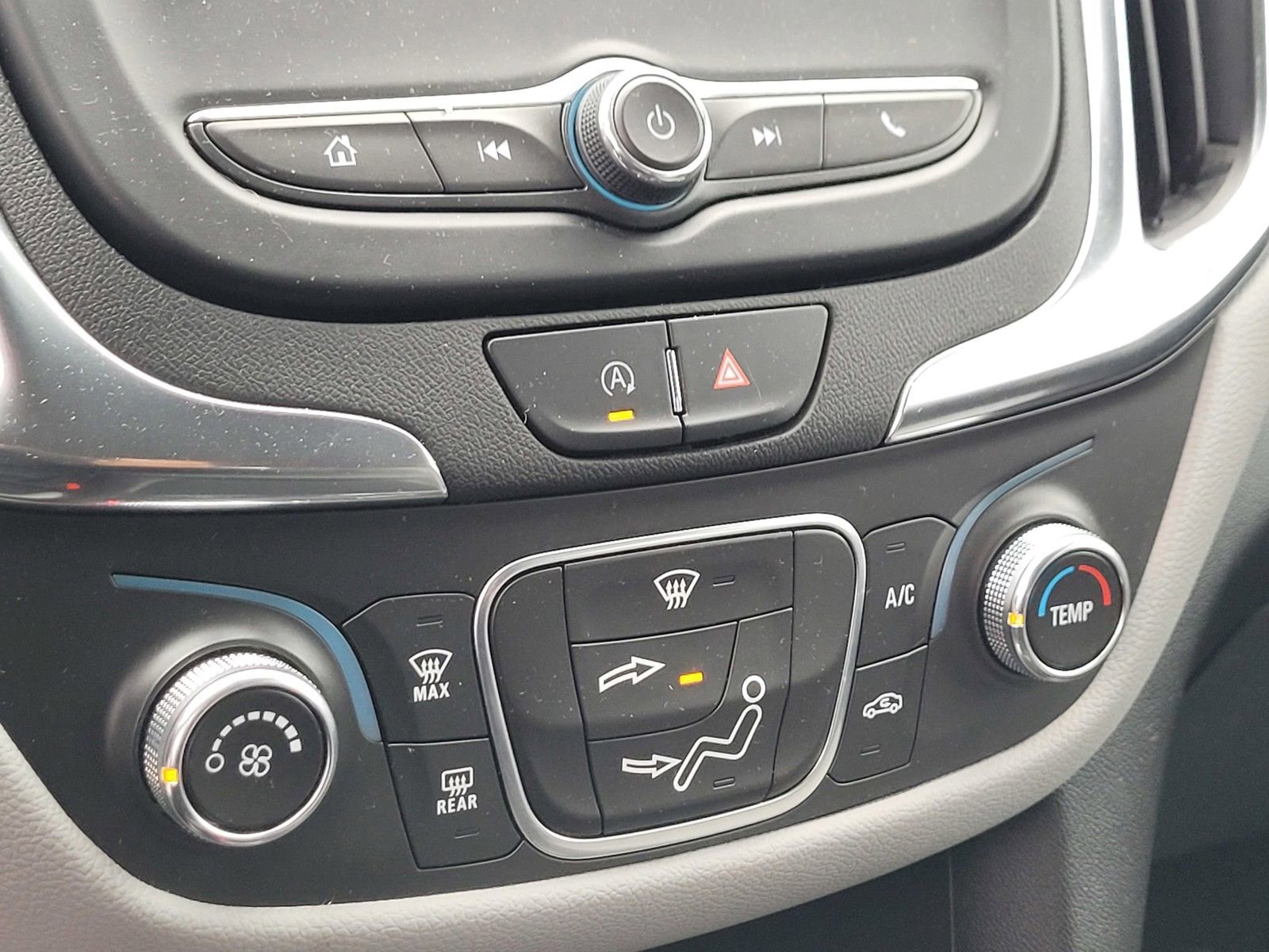 Used 2022 Chevrolet Equinox LS w/ LS Convenience Package image 18