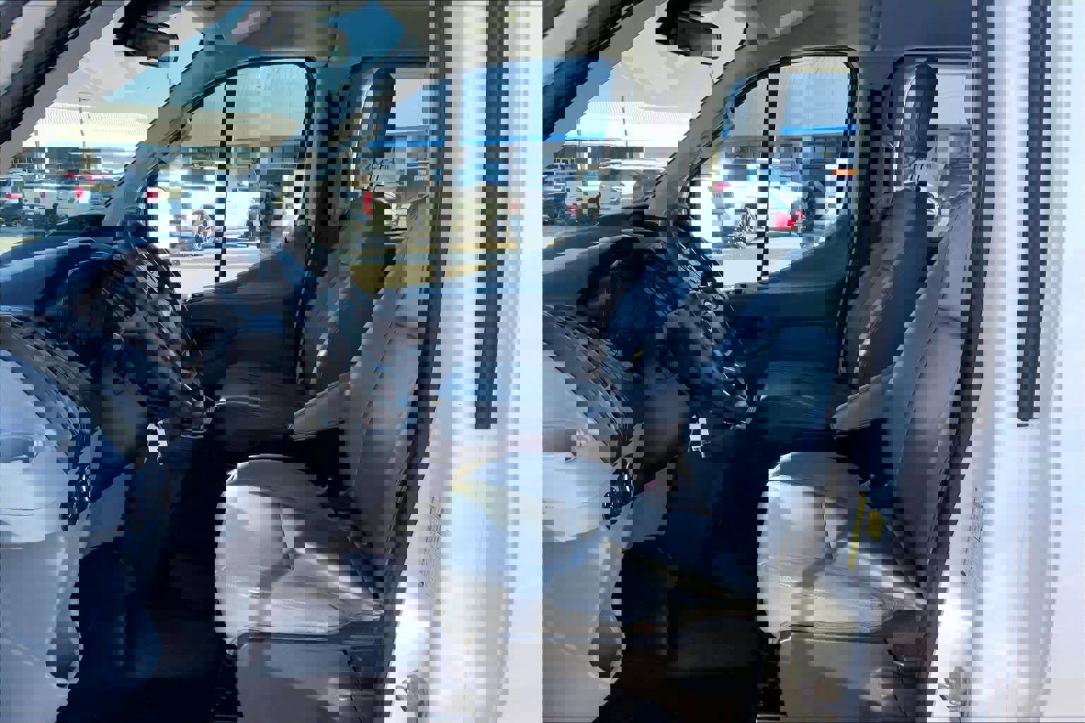 Used 2019 Ford Transit 350 XL image 8