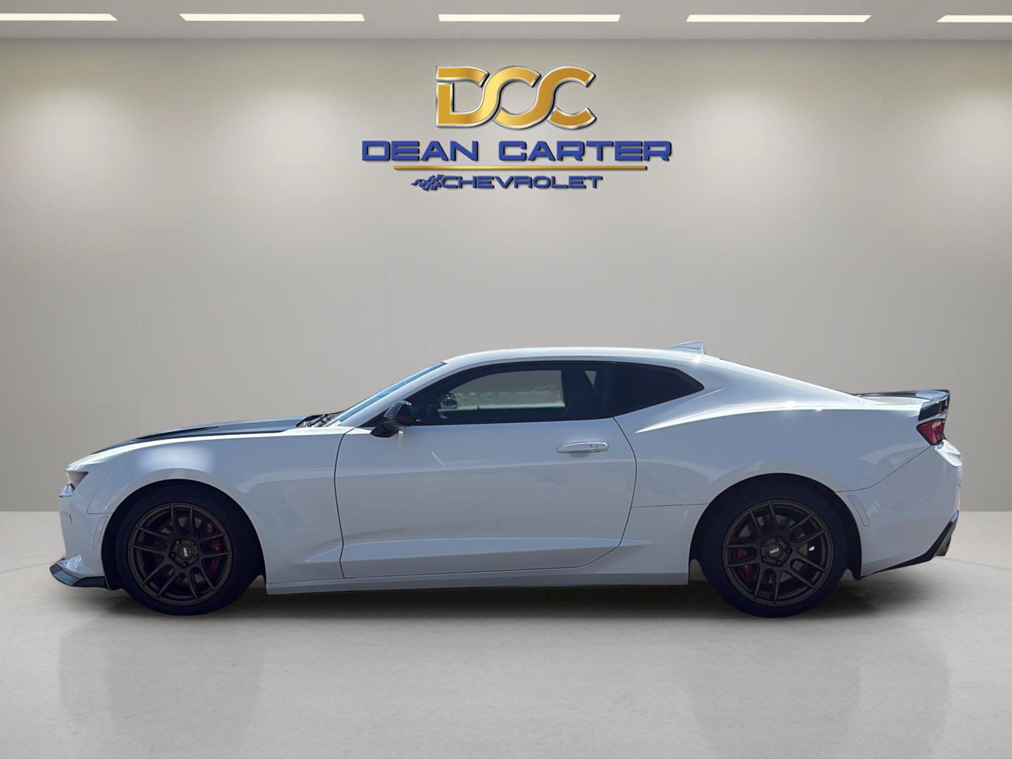 Used 2018 Chevrolet Camaro SS RWD image 2
