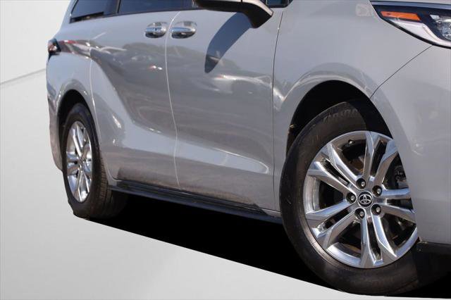 Certified 2023 Toyota Sienna XSE AWD/4WD image 3