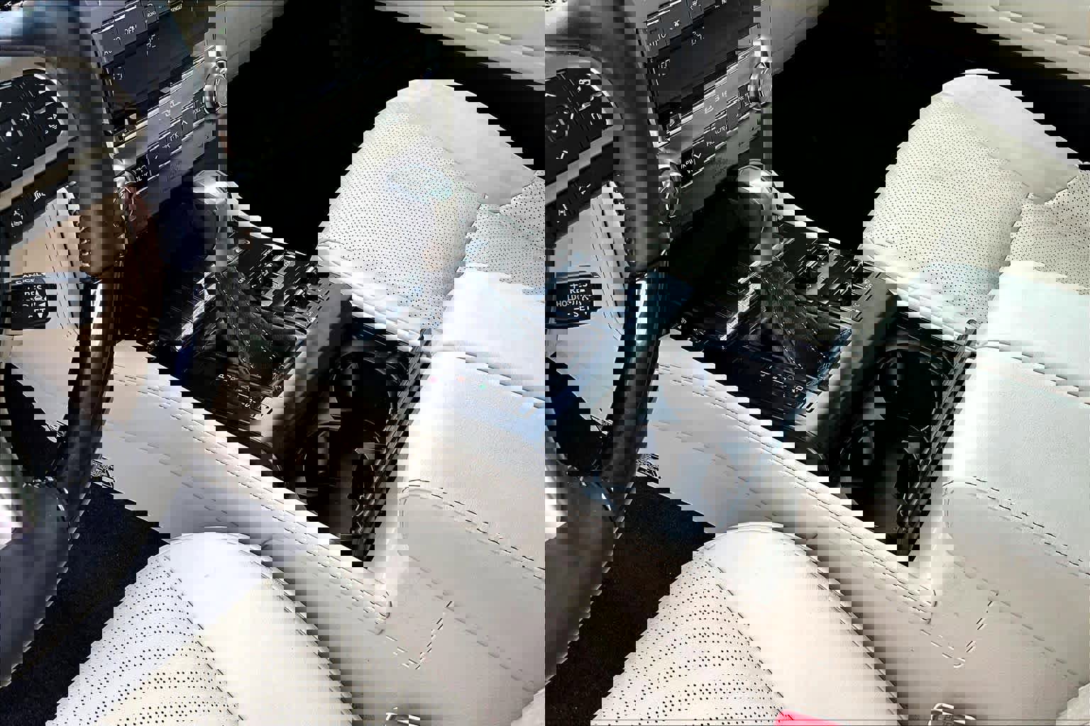 Used 2020 Lexus GX 460 Luxury w/ Accessory Package image 17