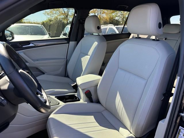 Used 2022 Volkswagen Tiguan SE R-Line image 25