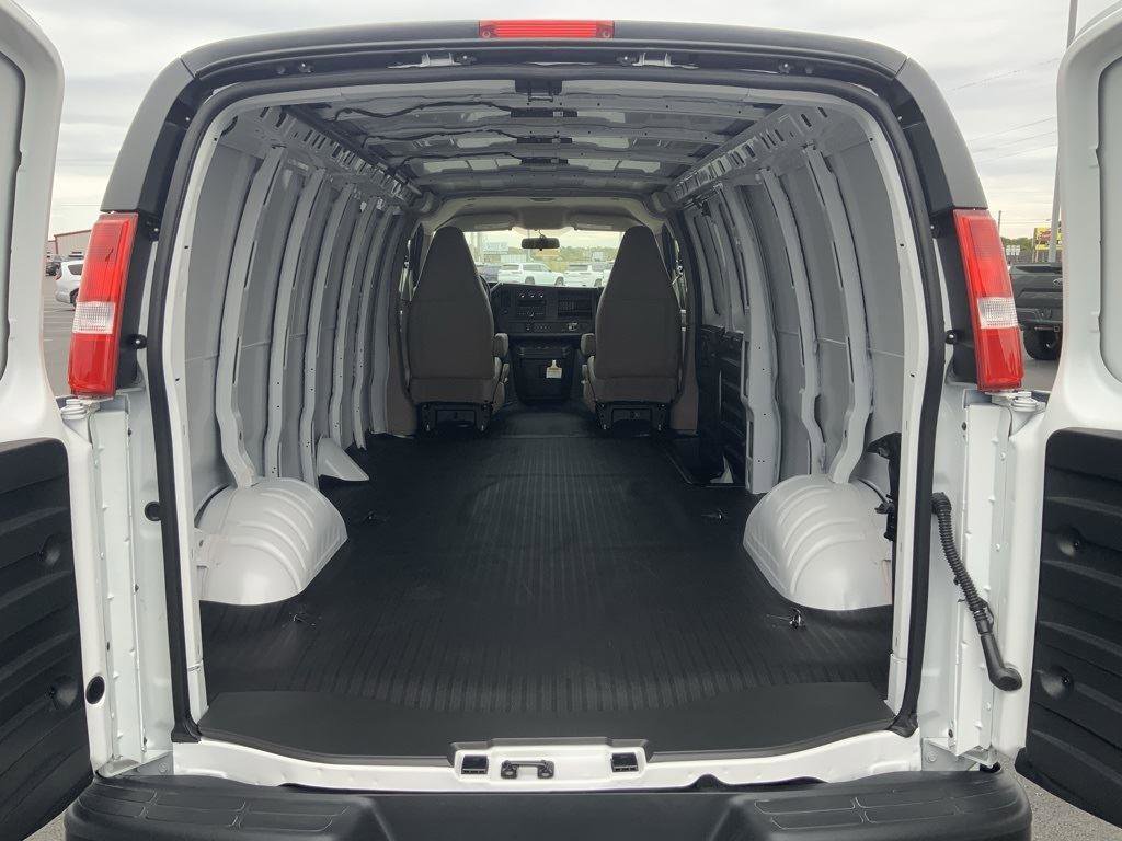 New 2025 Chevrolet Express 3500 Extended w/ Driver Convenience Package RWD image 9