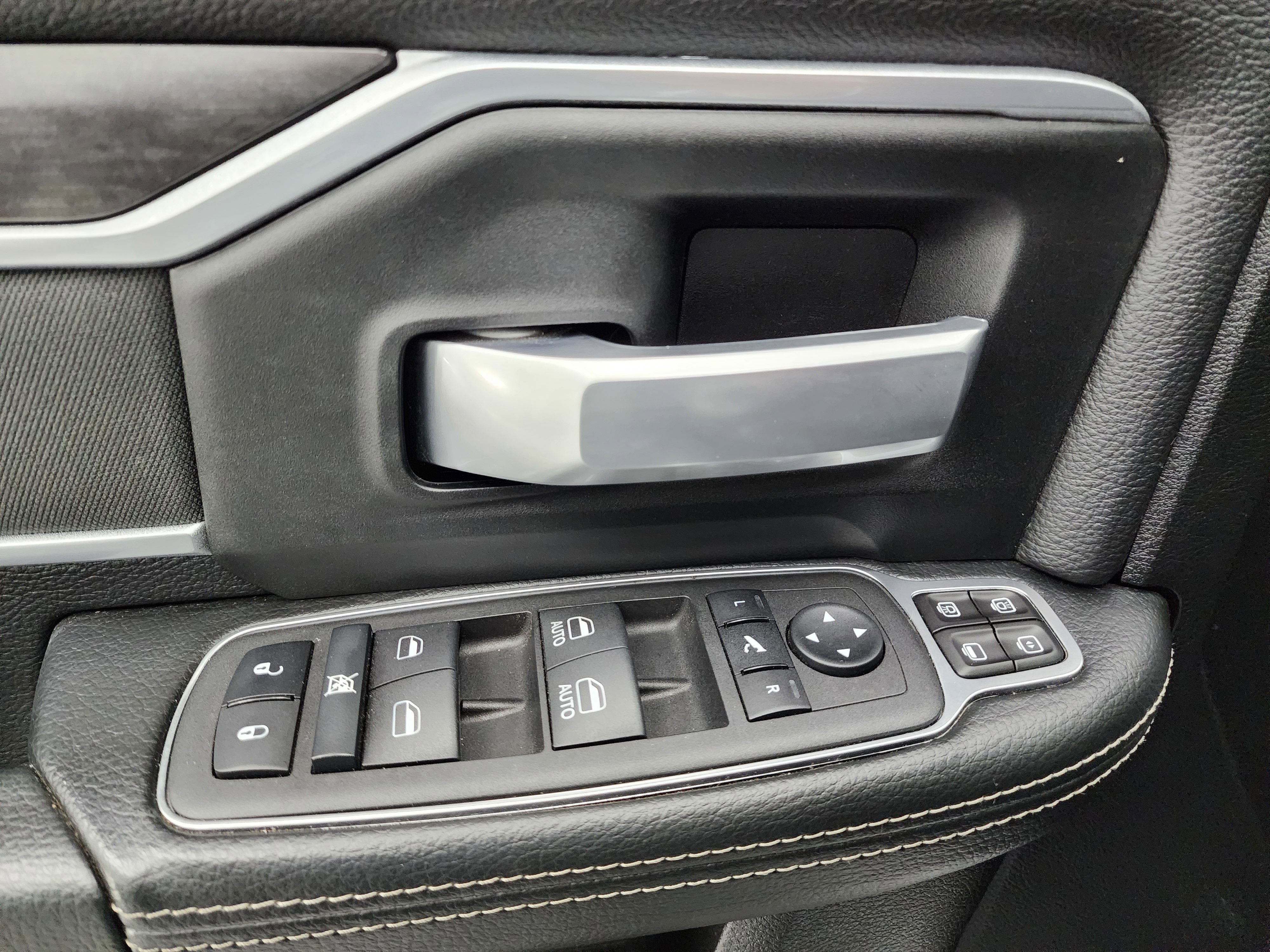 Used 2024 RAM 2500 Big Horn w/ Night Edition image 37