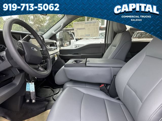 New 2025 Ford F550 4x4 Crew Cab image 18
