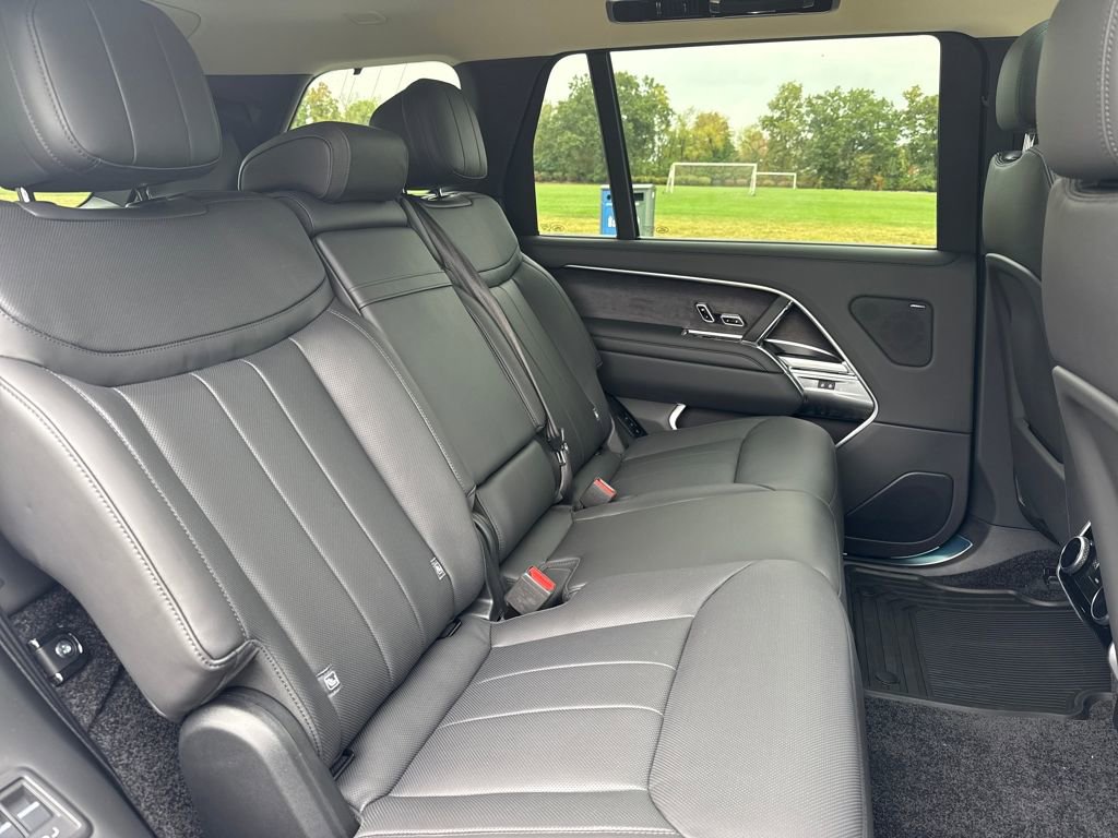 New 2025 Land Rover Range Rover Long Wheelbase SE image 25