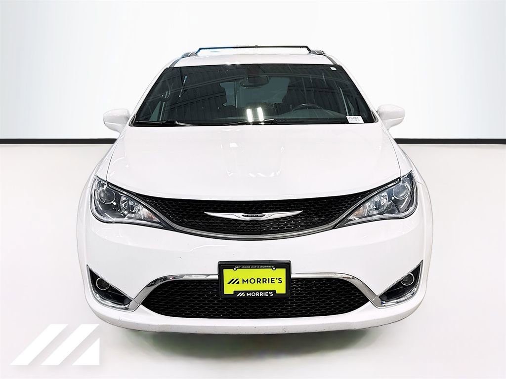 Used 2020 Chrysler Pacifica Touring-L FWD image 2