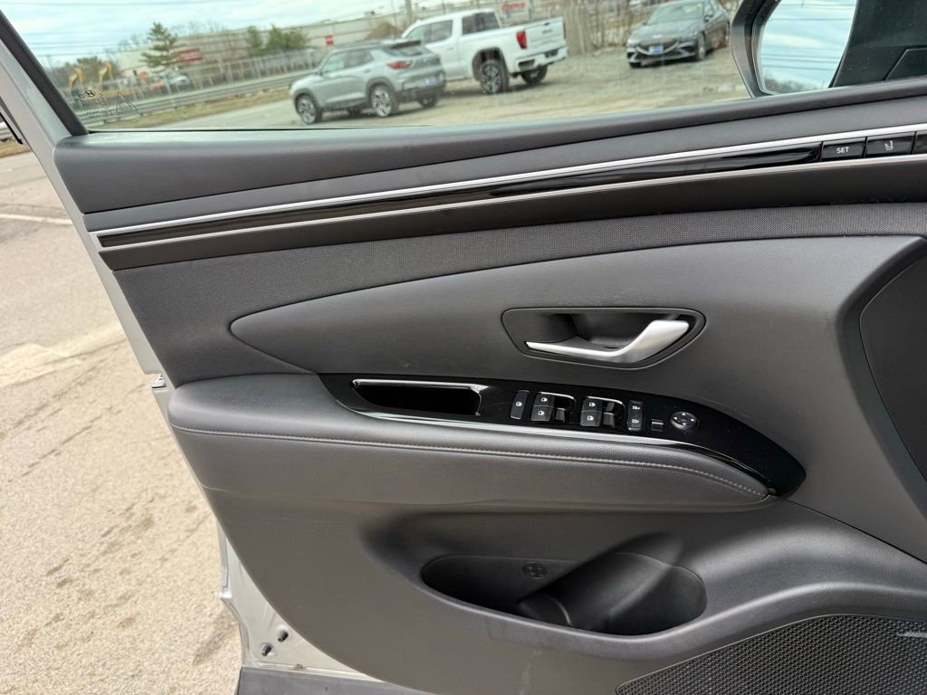 Used 2023 Hyundai Tucson Limited AWD/4WD image 32