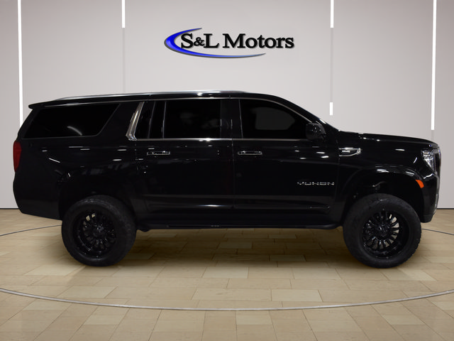 Used 2024 GMC Yukon XL SLT AWD/4WD image 9