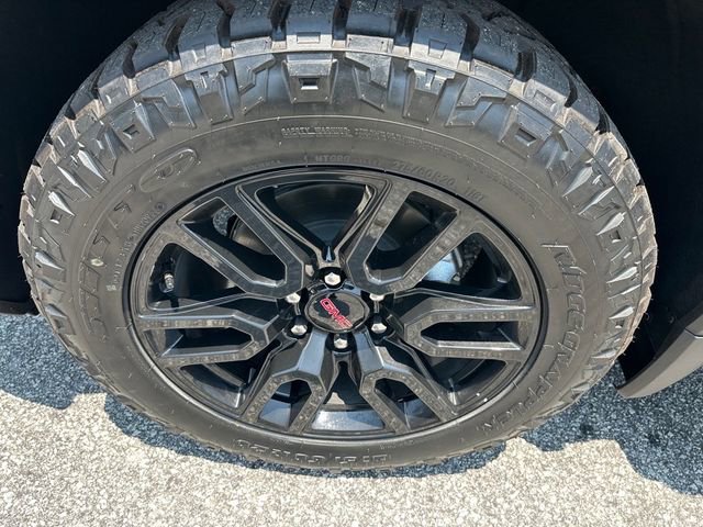 New 2025 GMC Sierra 1500 Elevation w/ LPO, Elevation Black Package image 15