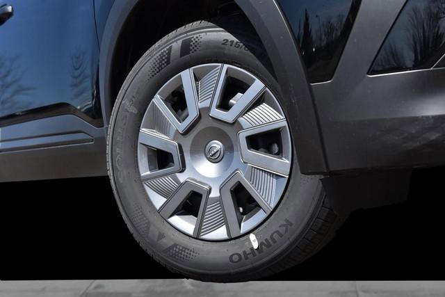 New 2026 Nissan Kicks S FWD image 3