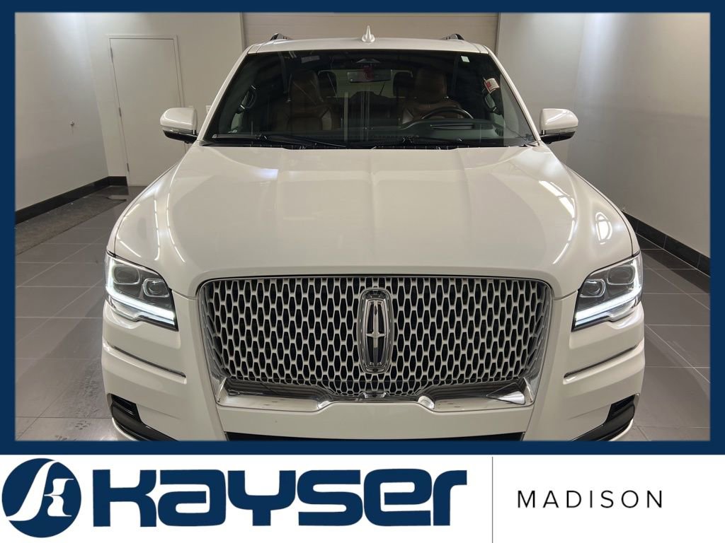 Certified 2022 Lincoln Navigator Reserve w/ Monochromatic Package image 2