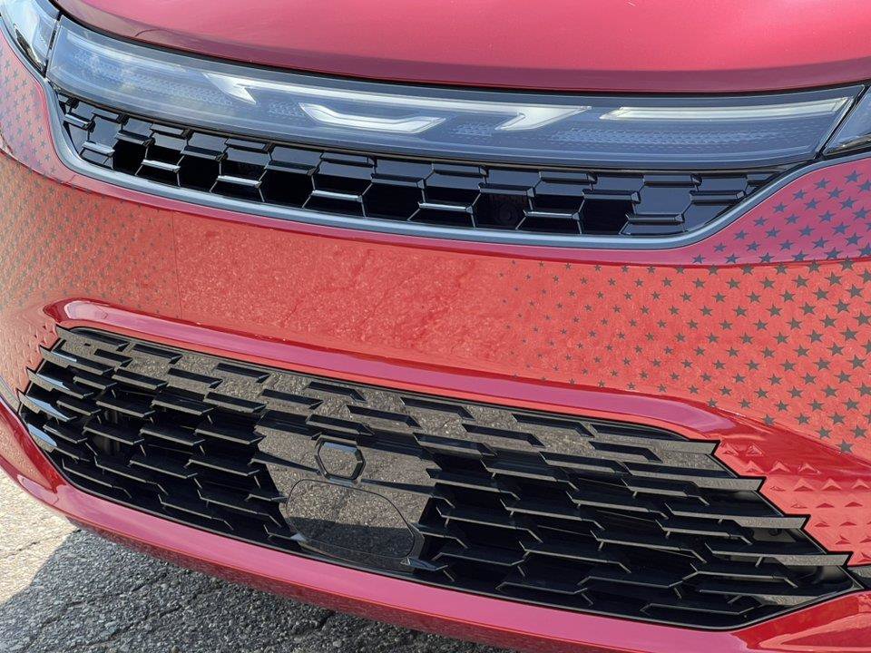 New 2027 Chrysler Pacifica Select AWD/4WD image 37