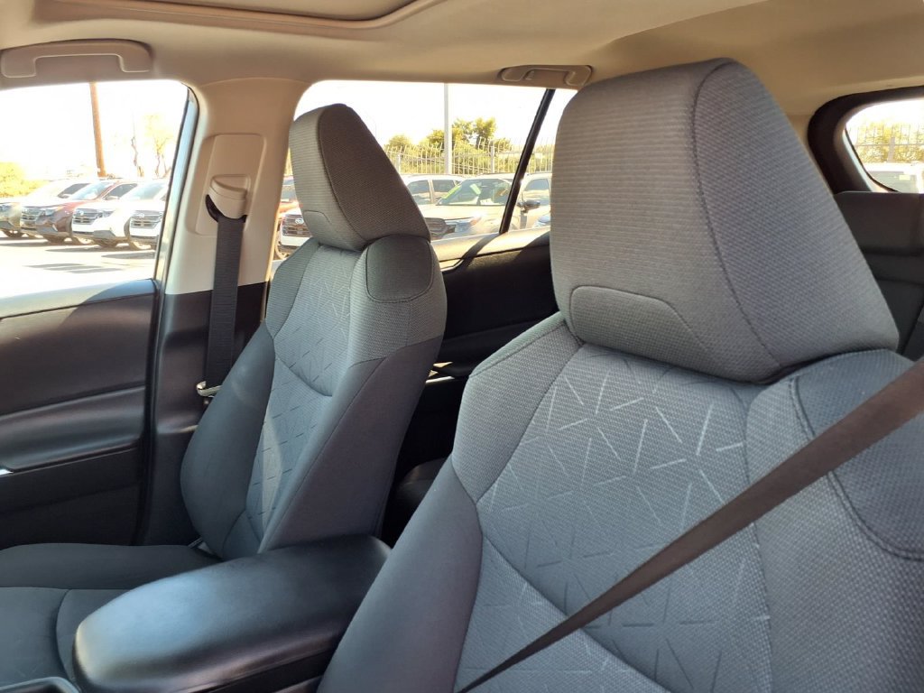 Used 2021 Toyota RAV4 XLE w/ Convenience Package AWD/4WD image 26