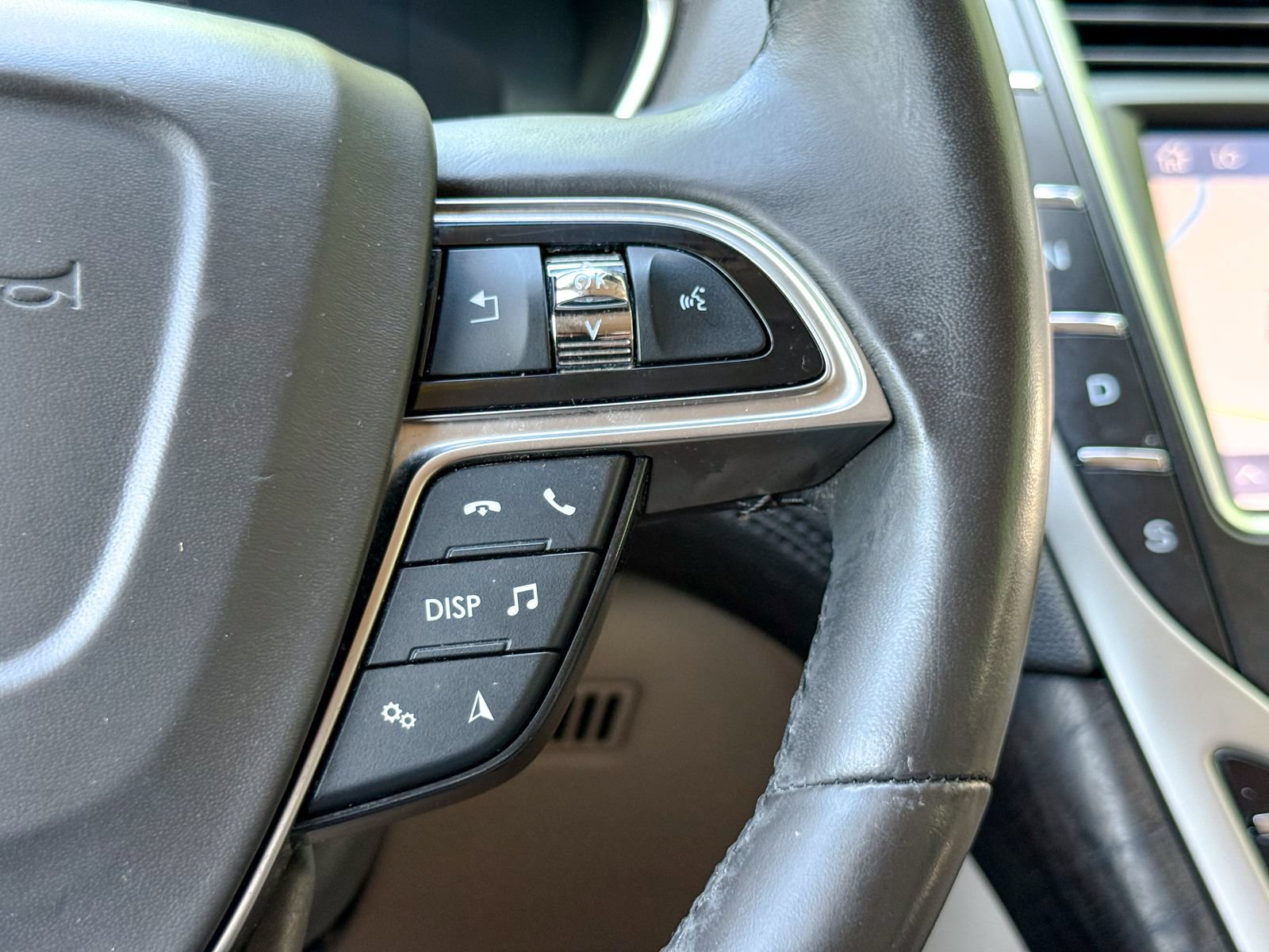 Used 2019 Lincoln Nautilus Reserve w/ Class II Trailer Tow Package AWD/4WD image 37