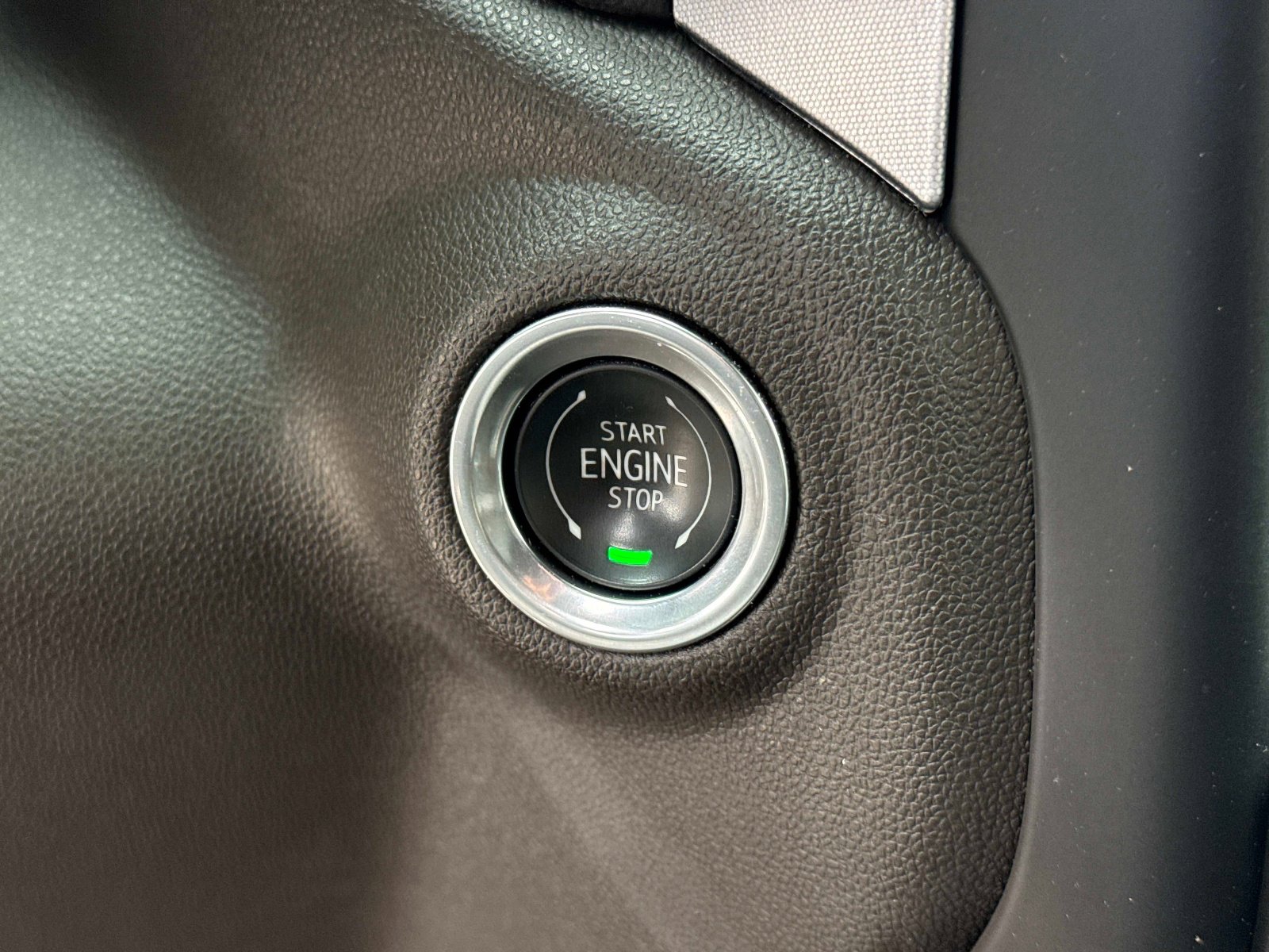 Used 2020 GMC Sierra 1500 SLT w/ SLT Premium Plus Package image 31