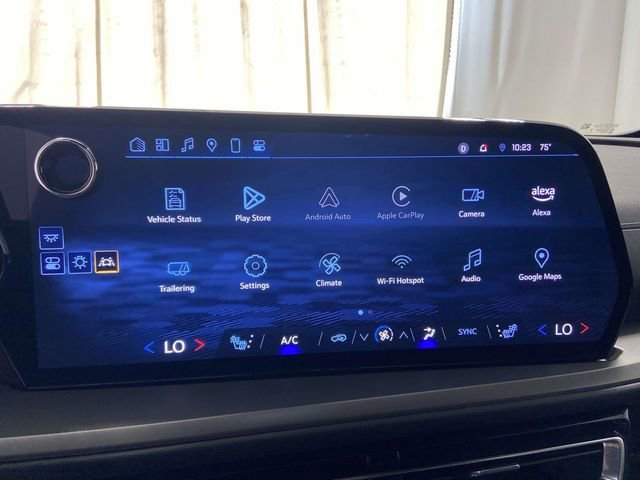 Used 2025 Chevrolet Traverse LT image 14